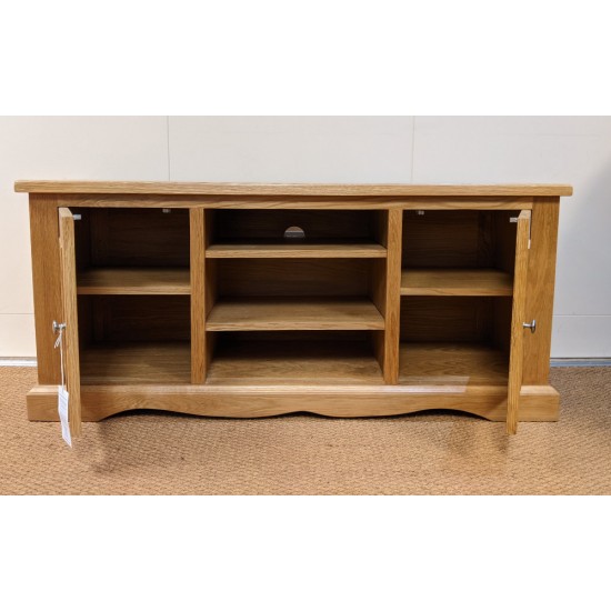  SHOWROOM CLEARANCE ITEM - Andrena Pelham PM950 TV Entertainment Unit