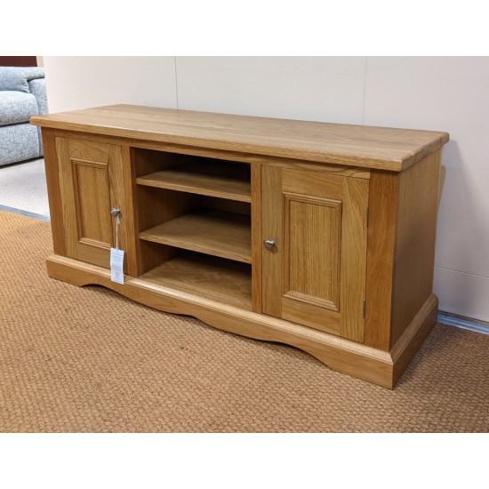  SHOWROOM CLEARANCE ITEM - Andrena Pelham PM950 TV Entertainment Unit