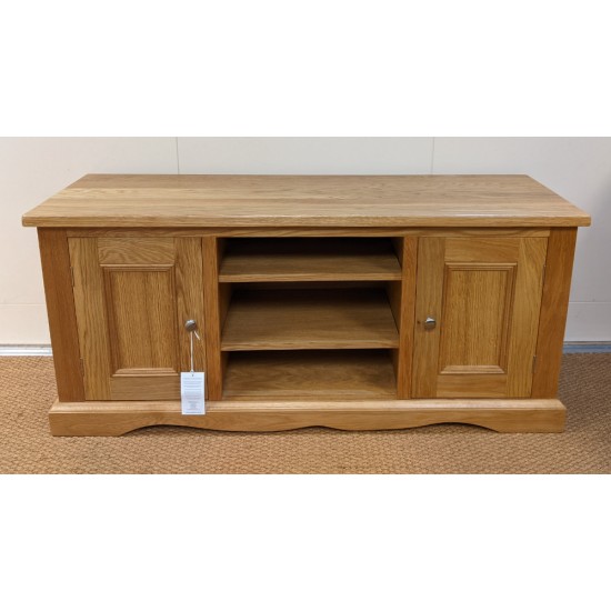  SHOWROOM CLEARANCE ITEM - Andrena Pelham PM950 TV Entertainment Unit