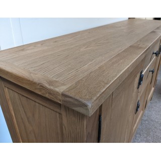 SHOWROOM CLEARANCE ITEM Corndell Burford 5891 Large Sideboard