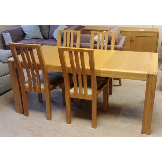  SHOWROOM CLEARANCE ITEM - Ercol Furniture Bosco Small Extending Dining Table with four dining chairs