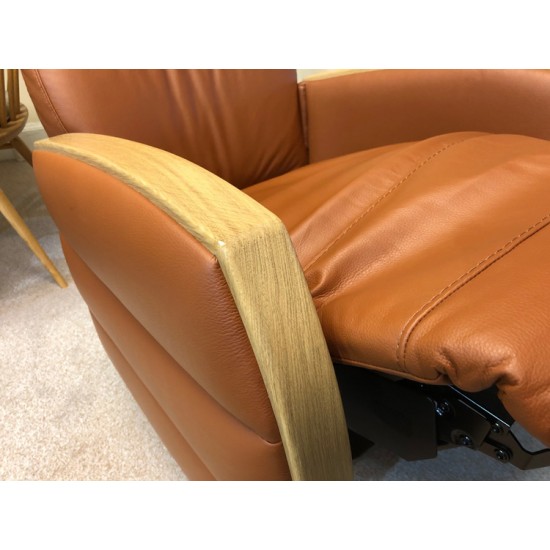  SHOWROOM CLEARANCE ITEM - Ercol Furniture Noto Swivel Recliner Chair in Leather