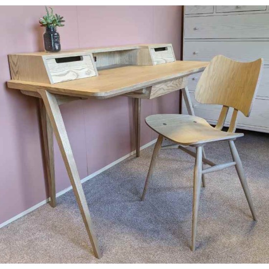 SHOWROOM CLEARANCE ITEM - Ercol Furniture Treviso 2336 Desk SHOWROOM CLEARANCE ITEM - Ercol Furniture Treviso 2336 Desk