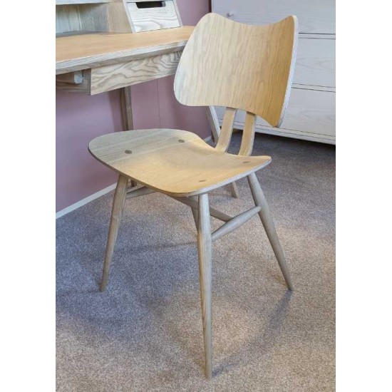 SHOWROOM CLEARANCE ITEM - Ercol Furniture Treviso 2336 Desk SHOWROOM CLEARANCE ITEM - Ercol Furniture Treviso 2336 Desk
