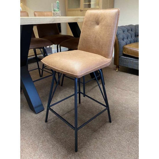  SHOWROOM CLEARANCE ITEM - Habufa Bar Table and 4 Bella Bar Stools