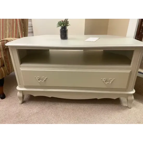  SHOWROOM CLEARANCE ITEM - Laura Ashley Provencale 1 Drawer Corner TV Unit in Dove Grey