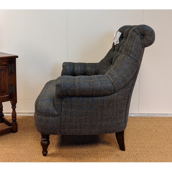  SHOWROOM CLEARANCE ITEM - Old Charm Wood Bros 2 Seater Pickering Sofa & Chair