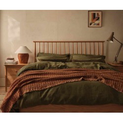 Ercol Teramo 2680 Double Bed - 4ft 6" - IN STOCK AND AVAILABLE WITH FREE DELIVERY AND ASSEMBLY - FREE LOVE TO SHOP VOUCHERS FOR ALL ORDERS PLACED THIS MONTH. 